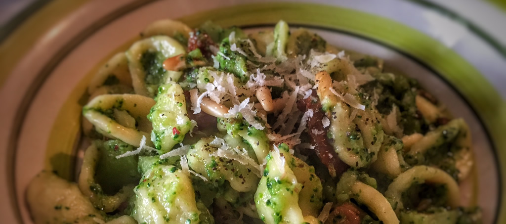 Orecchiette con broccoli alla Siciliana