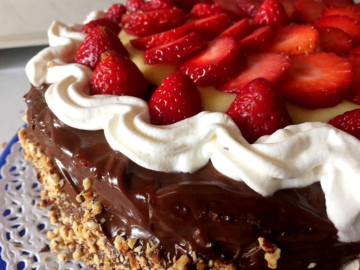 torta con crema pasticcera e cioccolato